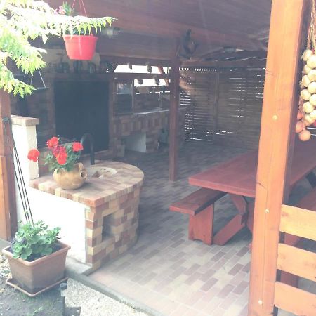 Patavar Panzio Etterem Gyongyospata Exterior foto