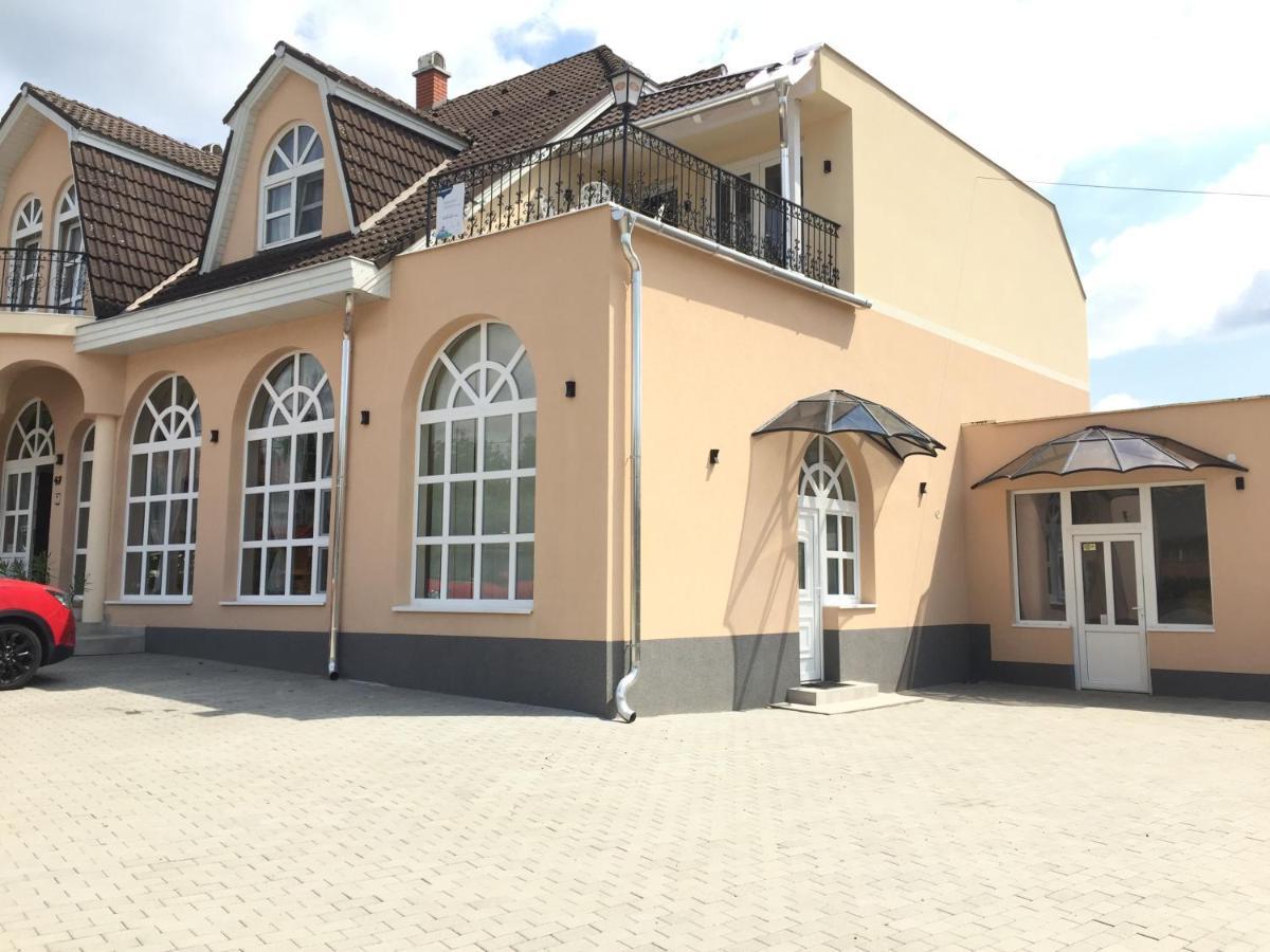 Patavar Panzio Etterem Gyongyospata Exterior foto